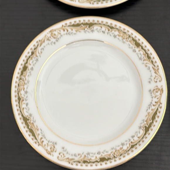 4 Queen Anne Signature Collection Select Fine China Bread/Dessert Plates - Picture 3 of 13